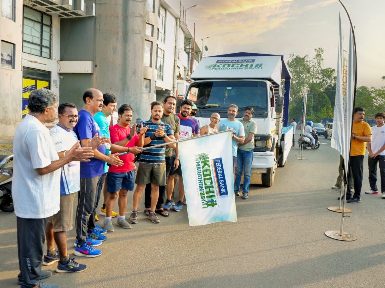 ഫെഡറല്‍ ബാങ്ക് കൊച്ചി മാരത്തോണിന്റെ പ്രചരണാര്‍ത്ഥം റോഡ്ഷോ സംഘടിപ്പിച്ചു