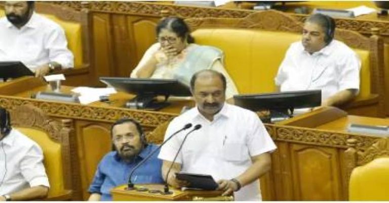 ഗവേഷക വിദ്യാര്‍ഥികള്‍ക്ക് പ്രതിമാസം 10,000 രൂപ