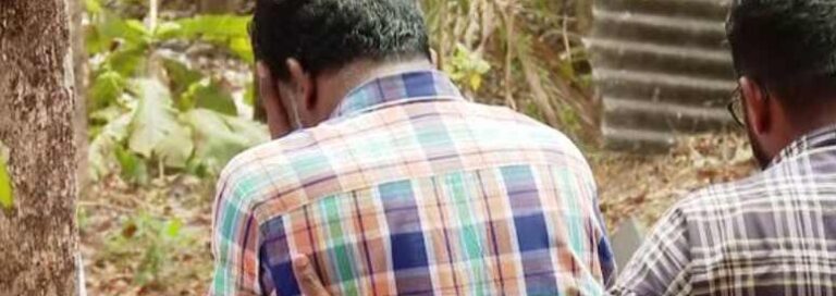 ഉറ്റവരുടെ കബറിടത്തിൽ എത്തി പൊട്ടിക്കരഞ്ഞ് അബ്ദുൽ റഹീം