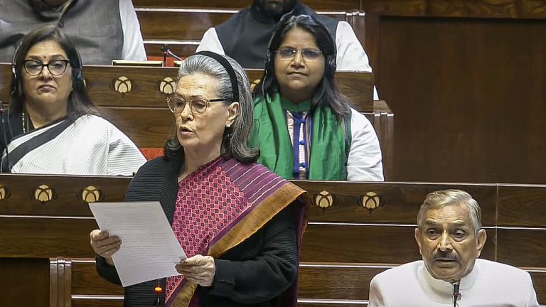 14 കോടി ജനങ്ങള്‍ക്ക് ഭക്ഷ്യസുരക്ഷാ ആനുകൂല്യങ്ങള്‍ നിഷേധിക്കപ്പെടുന്നു; ജനസംഖ്യാ സെന്‍സസ് ഉടന്‍ നടത്തണമെന്ന് സോണിയാഗാന്ധി