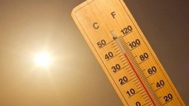 കടുത്ത ചൂട്: ഉച്ചയ്ക്ക് 12 മുതല്‍ 3 വരെ തൊഴിലാളികള്‍ക്ക് വിശ്രമം, സംസ്ഥാനത്ത് ജോലി സമയം പുനഃക്രമീകരിച്ചു
