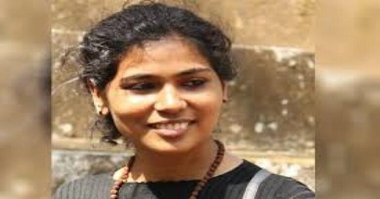 അയ്യപ്പനെ അധിക്ഷേപിച്ചു; രഹന ഫാത്തിമയ്ക്കെതിരായ കേസില്‍ തുടർനടപടി നിർത്തിവെച്ച് പൊലീസ്