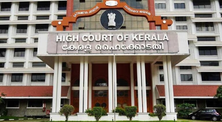 മുനമ്പം ജുഡീഷ്യൽ കമ്മീഷന്റെ നിയമനം റദ്ദാക്കി; നിയമ സാധുതയില്ലെന്ന് ഹൈക്കോടതി