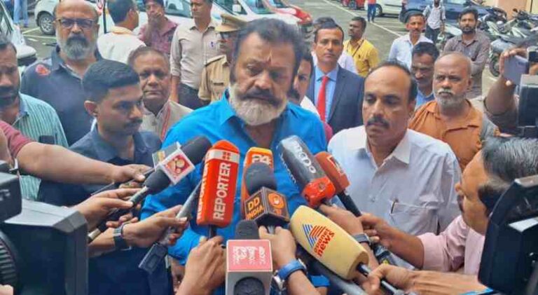 തൃശ്ശൂർ പൂരം വെടിക്കെട്ട് ഗംഭീരമായി നടക്കും, ഇപ്പോഴുള്ള വിവാദം തരികിട പരിപാടി; സുരേഷ് ഗോപി