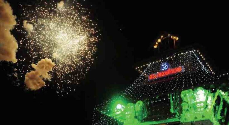കേന്ദ്രം അനുമതി നൽകാത്തതിൽ ആശങ്ക; തൃശ്ശൂർ പൂരം വെടിക്കെട്ട് അനിശ്ചിതത്വത്തിൽ