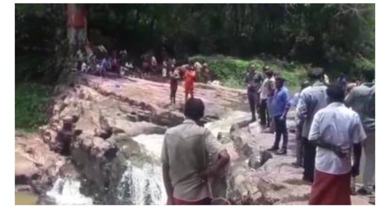 വെള്ളച്ചാട്ടത്തിന് സമീപം കുളിക്കാനിറങ്ങി, പാറക്കെട്ടിൽ നിന്ന് തെന്നി വീണ് ഐഐഎസ്‍ടി വിദ്യാർത്ഥി മുങ്ങി മരിച്ചു