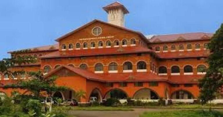 കണ്ണൂർ സ‍ർവകലാശാല പരീക്ഷ പേപ്പർ ചോർച്ച: ഗ്രീൻവുഡ് കോളേജ് പ്രിൻസിപ്പലിനെ സസ്പെൻഡ് ചെയ്തു