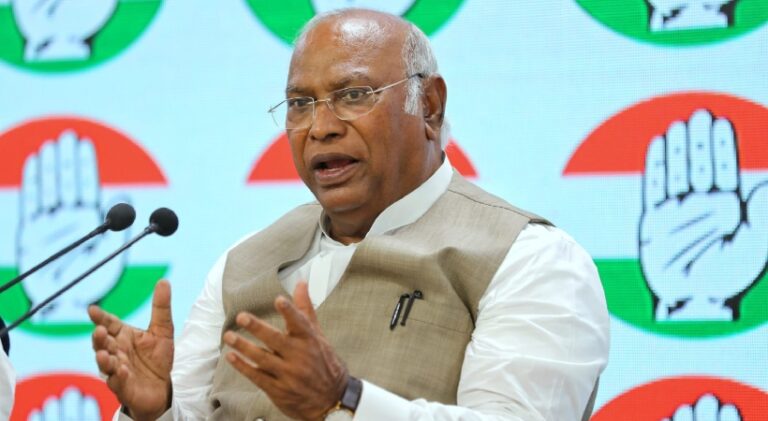 രാജ്യം ബാലറ്റ് പേപ്പറിലേക്ക് മടങ്ങണം; ബിജെപി വിജയം നേടിയത് തെരഞ്ഞെടുപ്പുകള്‍ അട്ടിമറിച്ച്; മല്ലികാര്‍ജുന്‍ ഖര്‍ഗെ