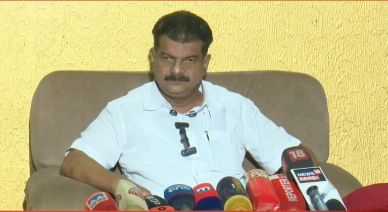 കാലു പിടിക്കുമ്പോള്‍ മുഖത്ത് ചവിട്ടുകയാണ് യുഡിഎഫ്: പി വി അന്‍വര്‍