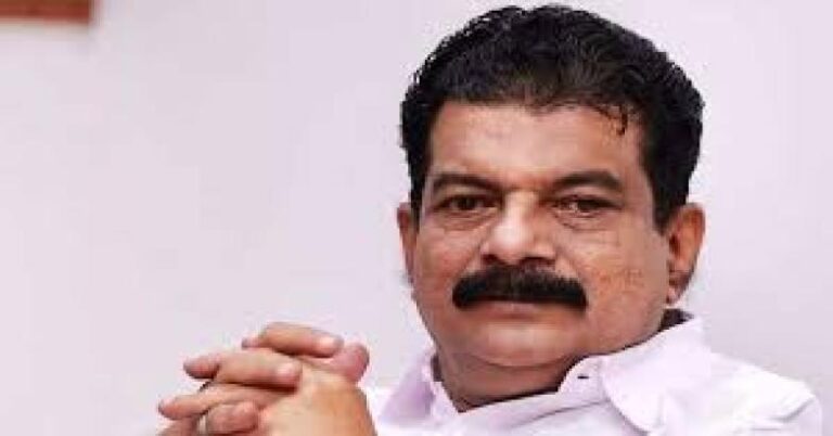 സതീശൻ നയിക്കുന്ന&nbsp; യുഡിഎഫിലേക്ക് ഇല്ലെന്ന് പിവി അൻവർ