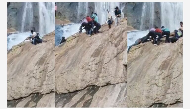 ഇടുക്കിയിൽ വിനോദസഞ്ചാരി സെൽഫി എടുക്കുന്നതിനിടെ ഒഴുക്കിൽപ്പെട്ടു, പാറയിൽ തങ്ങിനിന്ന് യുവാവ്; സാഹസികമായി രക്ഷപ്പെടുത്തി നാട്ടുകാർ