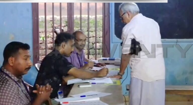 നിലമ്പൂര്‍ വിധിയെഴുതുന്നു; വോട്ടെടുപ്പ് തുടങ്ങി