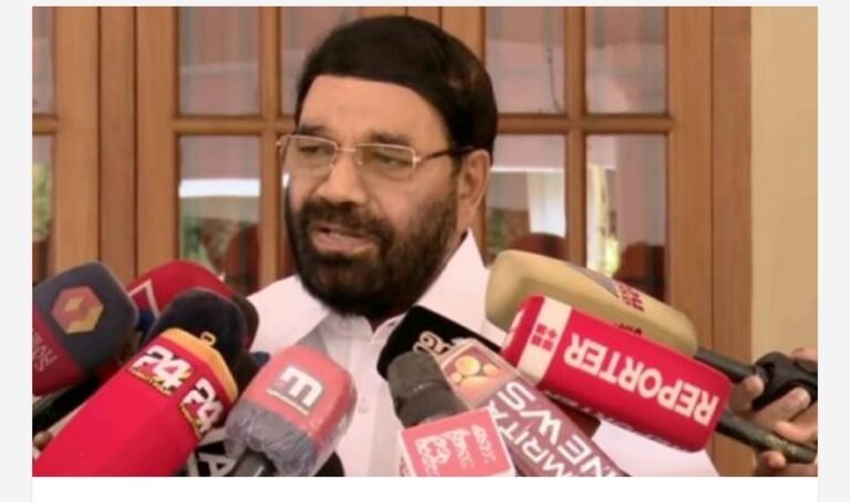 കോട്ടയം മെഡിക്കൽ കോളേജ് അപകടം; ‘ആരോഗ്യമന്ത്രി വന്ന് ഉരുട്ടിയിട്ടതാണോ, റോഡപകടം ഉണ്ടായാൽ ഗതാഗത വകുപ്പ് മന്ത്രി രാജി വക്കണോ? പരിഹാസവുമായി മന്ത്രി വിഎൻ വാസവൻ