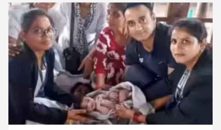 പ്രസവവേദനയെ തുടർന്ന് റെയിൽവേ പ്ലാറ്റ്ഫോമിൽ തളർന്ന് വീണ് യുവതി; പ്രസവമെടുത്ത് ആർമി ഡോക്ടർ
