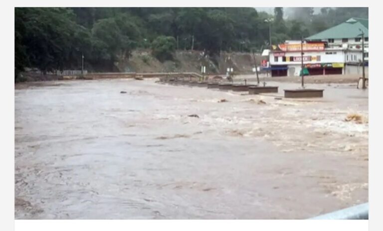 മഴ ശക്തമായി, സംസ്ഥാനത്ത് പ്രളയ സാധ്യത മുന്നറിയിപ്പ്; ജാഗ്രത നിർദേശം