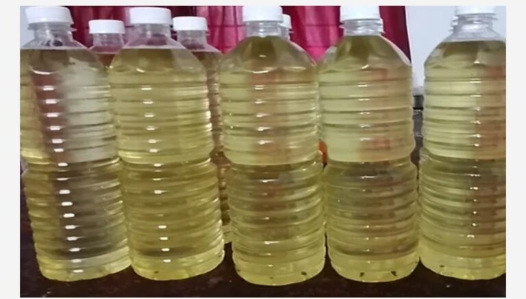 ‘ഓപ്പറേഷൻ നാളികേര’; വെളിച്ചെണ്ണയിലെ വ്യാജനെ കണ്ടെത്താൻ ഭക്ഷ്യസുരക്ഷാ വകുപ്പ്, പരിശോധനയിൽ 3 സ്ഥാപനങ്ങൾക്ക് നോട്ടീസ്