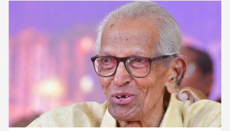 എഴുത്തുകാരൻ പ്രൊഫ. എം.കെ. സാനുവിന്‍റെ ആരോഗ്യനില ഗുരുതരമായി തുടരുന്നു