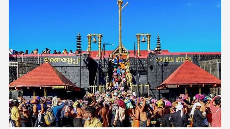 ശബരിമലയിൽ ചെരിപ്പിട്ട് കയറിയ പോലീസുകാരനെതിരെ നടപടി; ഡ്യൂട്ടിയിൽ നിന്ന് നീക്കി