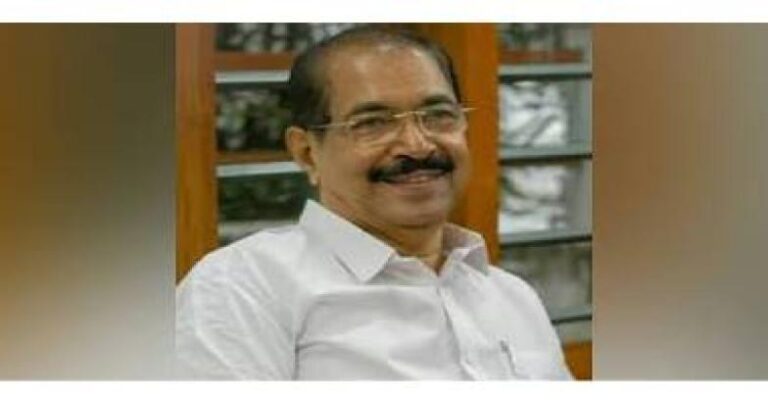 പാർട്ടി പുറത്താക്കിയ ഒരാളോട് സംസാരിക്കാതിരിക്കാൻ ഇത് മാർക്സിസ്റ്റ് പാർട്ടിയല്ല: രാഹുലിനെ തള്ളിപ്പറയാതെ കെപിസിസി പ്രസിഡൻ്റ്&nbsp;