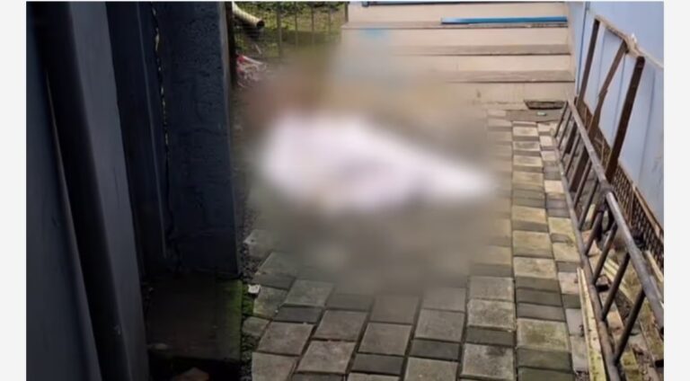 പെരുമ്പാവൂരിൽ ലോഡ്ജിന്റെ സമീപത്തായി അജ്ഞാത മൃതദേഹം കണ്ടെത്തി, തലയുടെ പിൻഭാഗത്തും ചെവിയിലും ഉണങ്ങിയ ചോരപ്പാടുകൾ; കേസെടുത്ത് പൊലീസ്