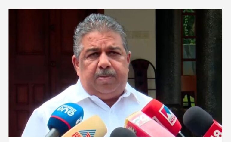 ‘ മൂന്നാം സർക്കാർ വരുമെന്നത് ഉറപ്പ്’; ‘കേരളത്തിലെ യുഡിഎഫിലും ബിജെപിയിലും കൂട്ട ആത്മഹത്യ നടക്കാൻ പോവുകയാണ്, മുഖ്യമന്ത്രി സ്ഥാനം സ്വപ്നം കണ്ട് നടക്കുന്നവർ കയർ എടുക്കേണ്ടി വരും’ സജി ചെറിയാന്‍