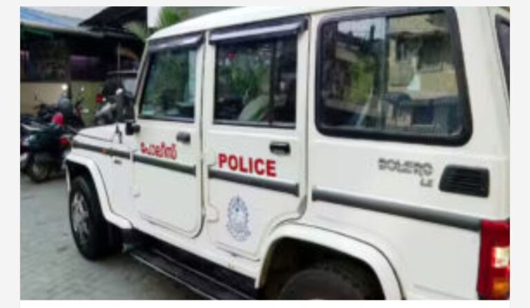 വയറുവേദനയെത്തുടർന്ന് ആശുപത്രിയിലെത്തിച്ചു, 13 വയസുകാരി നാല് മാസം ഗർഭിണി; പെൺകുട്ടിയെ പീഡിപ്പിച്ച് ഗർഭിണിയാക്കിയ പിതാവിനെ അറസ്റ്റ് ചെയ്ത് പോലീസ്