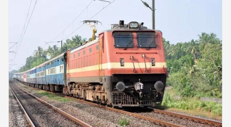 ദസറ, ദീപാവലി ആഘോഷം; ബെംഗളൂരുവിൽ നിന്ന് കൊല്ലത്തേക്ക് പ്രത്യേകതീവണ്ടി സർവീസ്; കേരളത്തിൽ പത്ത് സ്റ്റോപ്പുകൾ