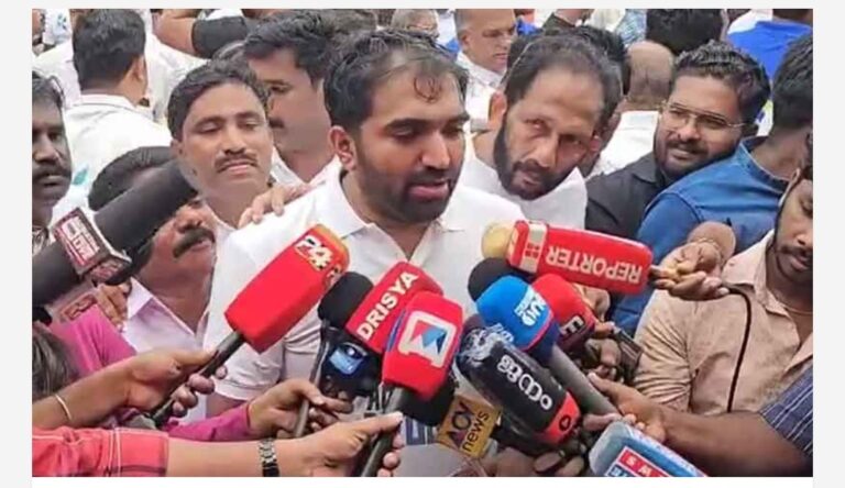 ഒരു ദിവസം ഞാൻ പറയും, തിരഞ്ഞെടുപ്പ് കഴിയട്ടെ; ഉമ്മൻചാണ്ടിയുടെ ഓർമ്മദിനത്തിൽ തന്നെ പാർട്ടി സ്ഥാനത്ത് നിന്ന് പുറത്താക്കിയെന്ന് ചാണ്ടി ഉമ്മൻ