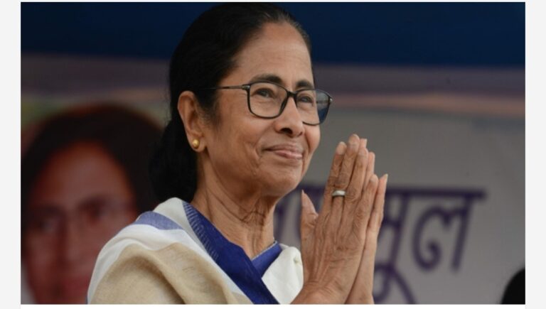 ‘ആളുകളെ ഭയപ്പെടുത്തുന്ന രീതി അംഗീകരിക്കാനാവില്ല’; തീവ്രവോട്ടര്‍ പട്ടിക പരിഷ്‌കരണത്തിനെതിരെ തെരുവിലിറങ്ങാനൊരുങ്ങി മമത, പ്രതിഷേധ റാലി ഇന്ന്