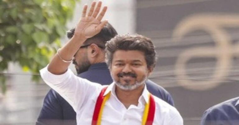 കരൂർ ദുരന്തം നടന്ന് മാസങ്ങൾ; തെരഞ്ഞെടുപ്പ് റാലിക്ക് അനുമതി തേടി പൊലീസിനെ സമീപിച്ച് വിജയ്