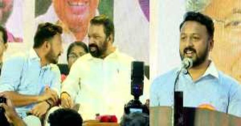 ശാസ്ത്രമേളയുടെ ഉദ്ഘാടനത്തിന് മന്ത്രിമാർക്കൊപ്പം വേദി പങ്കിട്ട് രാഹുൽ മാങ്കൂട്ടത്തിൽ; വേദിയിൽ നിന്നും ഇറങ്ങി പോയി മിനി കൃഷ്ണകുമാര്‍