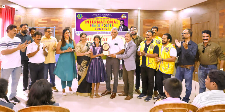 വൈറ്റിലയിൽ പീസ് പോസ്റ്റർ മത്സരം; 65 വിദ്യാർത്ഥികളുടെ പങ്കാളിത്തം