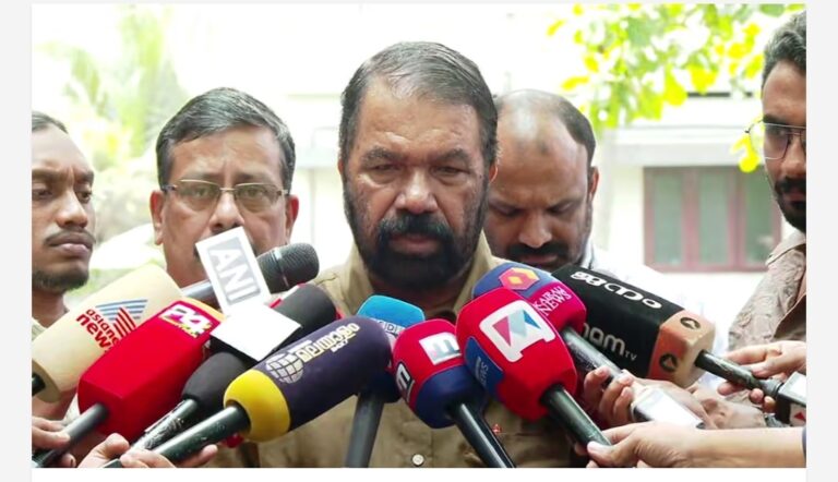 ‘മോദി വരുമ്പോൾ ഞങ്ങൾക്കും പറയാനുണ്ട്’; പുത്തനച്ചി പുരപ്പുറം തൂക്കുമെന്ന് മന്ത്രി വി ശിവൻകുട്ടി; കോർപ്പറേഷനിലെ ഇ- ബസ് തർക്കത്തിൽ പ്രതികരണം