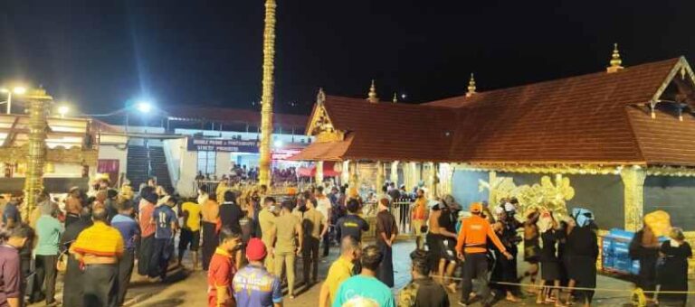ശബരിമല മണ്ഡല പൂജയ്ക്കുള്ള&nbsp; വെർച്വൽ&nbsp; ക്യൂ ബുക്കിംഗ് ഇന്ന്&nbsp; വൈകുന്നേരം അഞ്ചു മണി മുതൽ