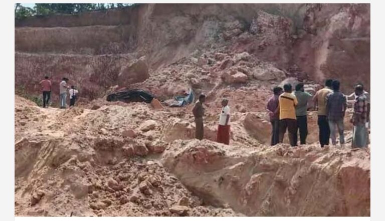വര്‍ക്കലയില്‍ കുന്നിടിക്കുന്നതിനിടയില്‍ മണ്ണുമാന്തി യന്ത്രത്തിനു മുകളിലേക്കു മണ്ണിടിഞ്ഞ് വീണു: ഡ്രൈവര്‍ക്ക് ദാരുണാന്ത്യം