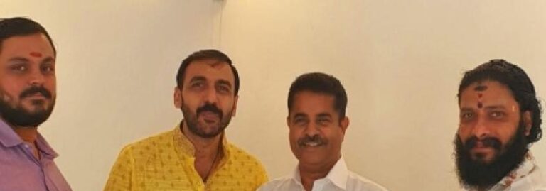 ഉണ്ണികൃഷ്ണൻ പോറ്റിയും അടൂർ പ്രകാശും അടുത്ത സുഹൃത്തുക്കൾ; ദൃശ്യങ്ങൾ