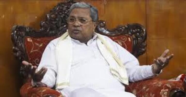 മലയാള ഭാഷാ ബില്ലിന് എതിരെ സിദ്ധരാമയ്യ, നടപ്പാക്കരുതെന്ന് പിണറായിക്ക് കത്ത്