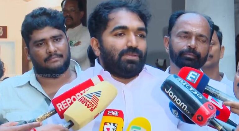 പുതുപ്പള്ളിയിലെ ഇവിഎമ്മിൽ ആശങ്കയുണ്ട്, സ്ട്രോങ് റൂമിൽ സുരക്ഷ മാനദണ്ഡങ്ങൾ പാലിച്ചില്ലെന്ന് ചാണ്ടി ഉമ്മൻ