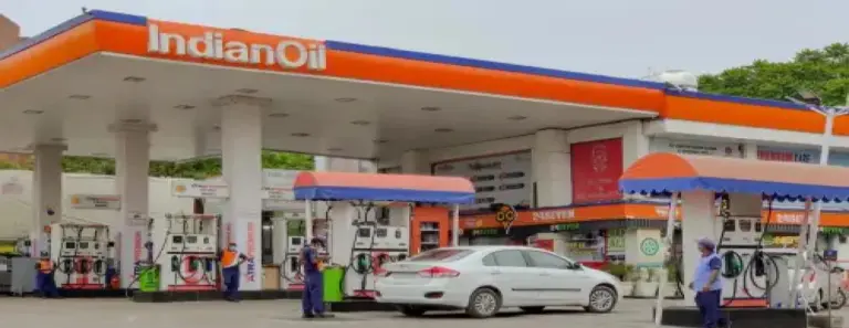 പശ്ചിമേഷ്യൻ സംഘർഷം; ഇന്ത്യയിൽ പ്രീമിയം പെട്രോളിനും ഡീസലിനും വില വർധിപ്പിച്ചു