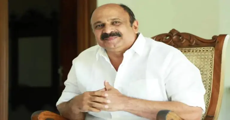 സതീശനെ ഒഴികെ മറ്റാരെയും മുഖ്യമന്ത്രിയായി സങ്കൽപ്പിക്കാനാകില്ല; വി ഡി സതീശനെ പിന്തുണച്ച് നടൻ സിദ്ദിഖ്
