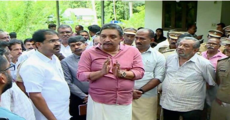 ചക്കപ്പഴം പഴുക്കും മുൻപേ വാങ്ങിയെടുക്കും; കാട്ടാനയെ തടയാൻ ഇതൊക്കെയേ പരിഹാരമുള്ളൂവെന്ന് വനം മന്ത്രി