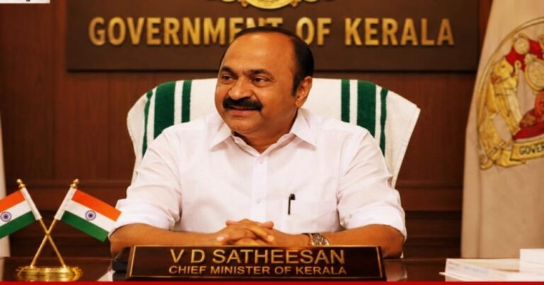 സ്വകാര്യം മൈക്കിലൂടെ പുറത്തായി; മുഖ്യമന്ത്രിയ്‌ക്കെതിരെ വിമര്‍ശനവുമായി പ്രതിപക്ഷം