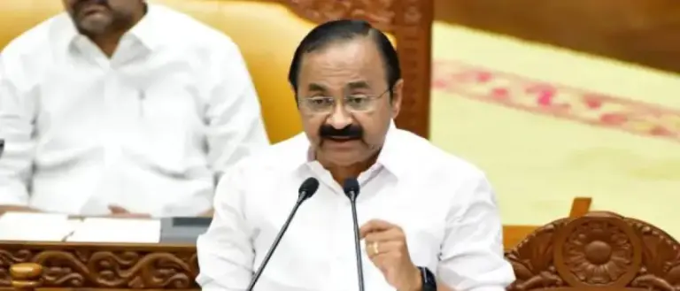 പി.എം ശ്രീയിൽ നിയമസഭയിൽ ചൂടേറിയ വാക്പോര്; വി.ഡി. സതീശനും പിണറായിയും നേര്‍ക്കുനേര്‍