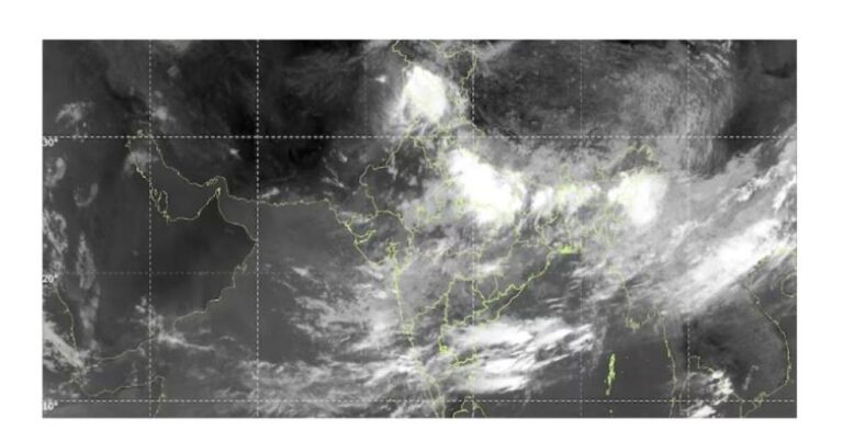 ഇന്ത്യയെ വിഴുങ്ങി മഴമേഘങ്ങൾ; സജീവമായി കാലവർഷം, ഉപഗ്രഹ ചിത്രങ്ങൾ പുറത്തുവിട്ട് ഐഎസ്ആർഒ!