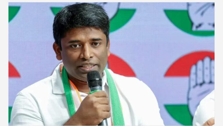 കണ്ണൻ ഗോപിനാഥൻ: “എന്റെ രാജിയും സ്വീകരിക്കൂ”; മോദിയെ പരിഹസിച്ച് ഫേസ്ബുക്ക് പോസ്റ്റ്