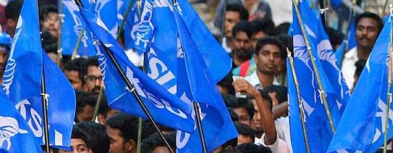 എസ്എഫ്ഐ സജീവ പ്രവര്‍ത്തകയെ&nbsp; പ്ലീഡറാക്കിയിയെന്ന പരാതിയുമായി കെ എസ് യു&nbsp;