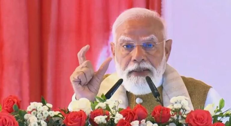 ‘പേപ്പർ മാഫിയയുടെ വേര് അറുക്കും, കർശന നടപടി ഉറപ്പാക്കണം’; മന്ത്രിസഭായോഗത്തിൽ പ്രധാനമന്ത്രി